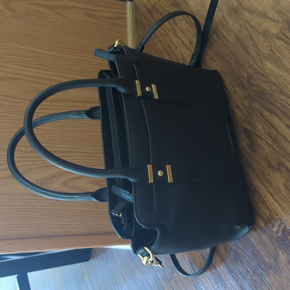 Liz Claiborne Handbags - Liz Claiborne Crossbody Bag